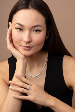 commercial photography vancouver photographer rob trendiak beauty editorial advertising hra group dialog diamonds jewelry model